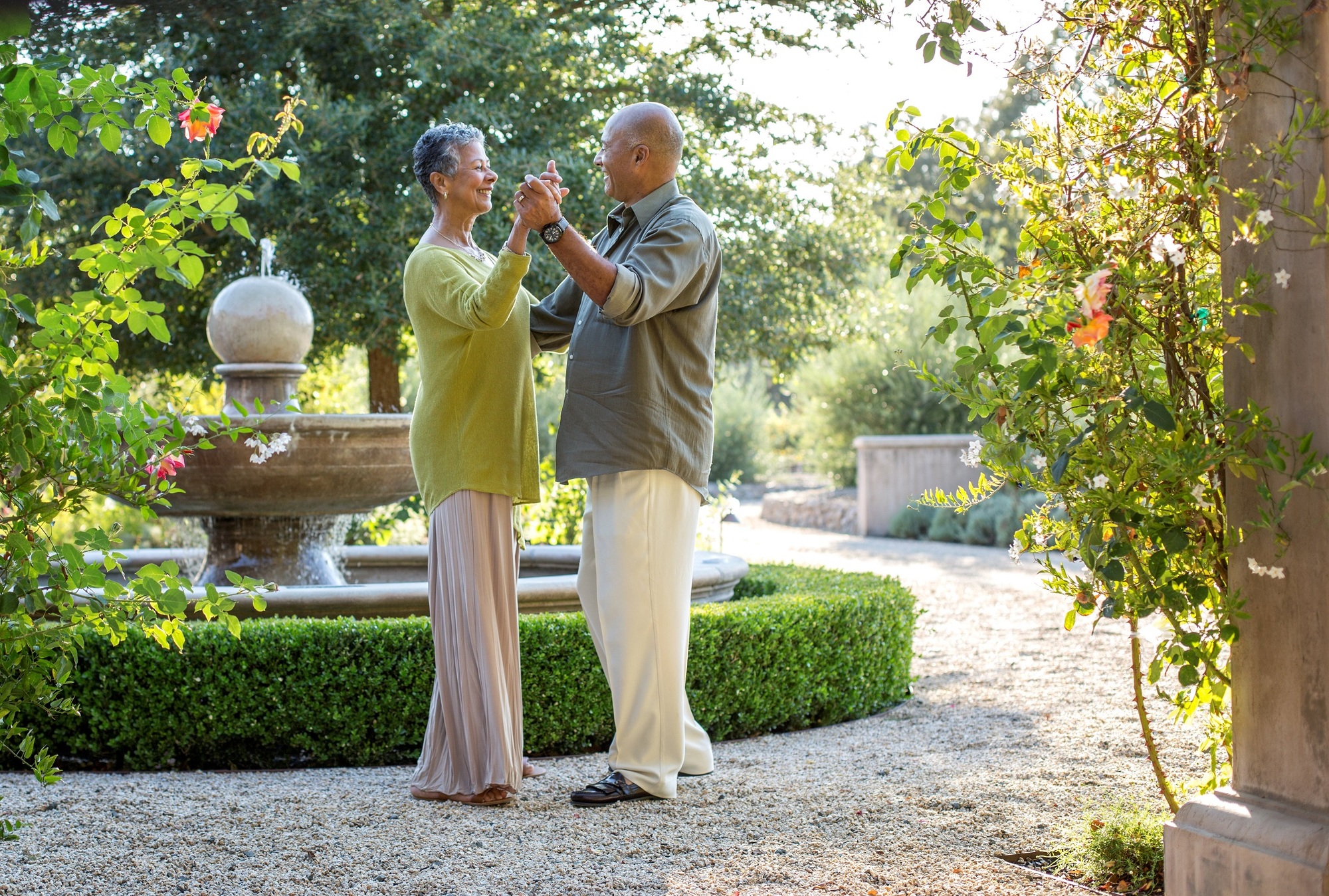 couple dancing in garden